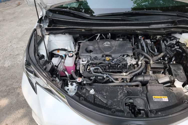 Used Toyota SIENNA 2024 2.5L Hybrid Comfort Edition Engine Bay Right