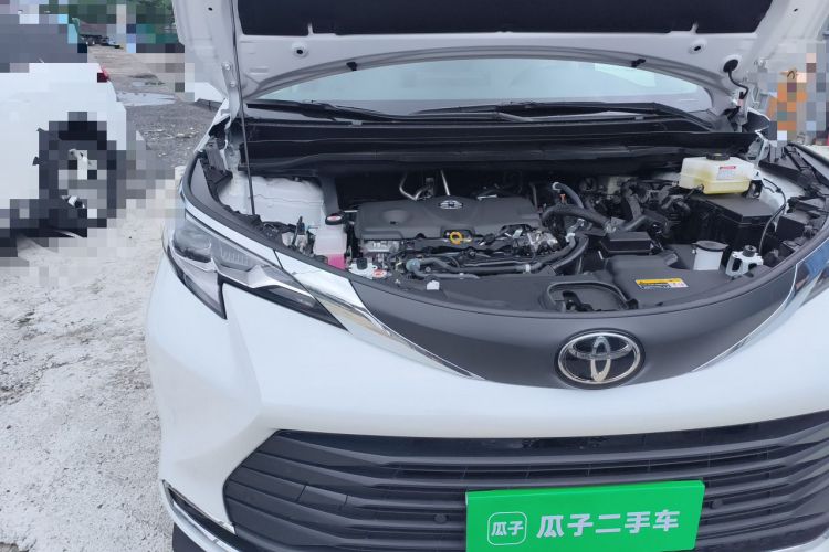 Used Toyota SIENNA 2024 2.5L Hybrid Comfort Edition Engine Bay Right