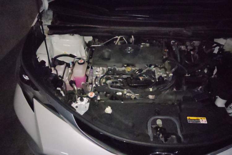 Used Toyota SIENNA 2024 2.5L Hybrid Prestige Deluxe Edition Engine Bay Right
