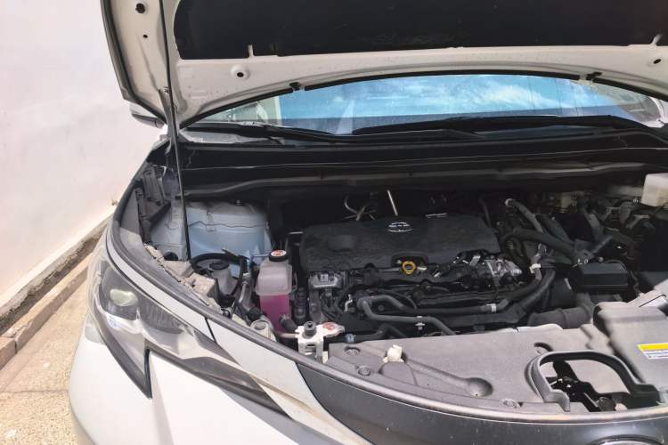 Used Toyota SIENNA 2024 2.5L Hybrid Comfort Edition Engine Bay Right