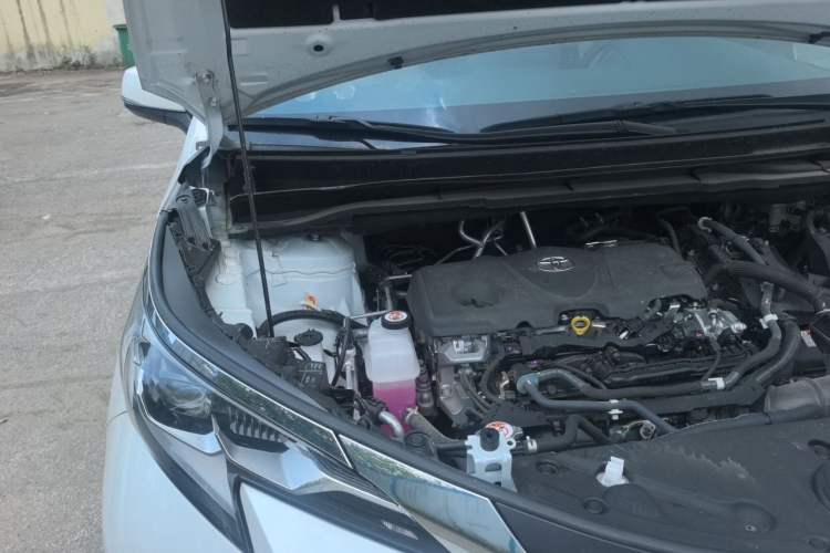 Used Toyota SIENNA 2024 2.5L Hybrid Comfort Edition Engine Bay Right