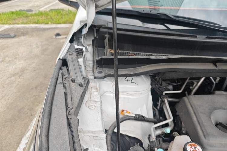 Used Toyota SIENNA 2024 2.5L Hybrid Comfort Edition Engine Bay Right