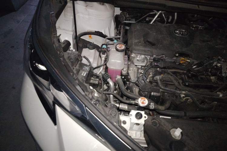 Used Toyota SIENNA 2024 2.5L Hybrid Four-Wheel Drive Prestige Edition Engine Bay Right