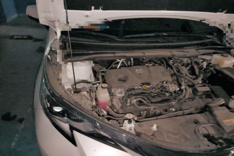 Used Toyota SIENNA 2024 2.5L Hybrid Comfort Edition Engine Bay Right