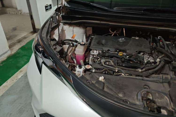 Used Toyota SIENNA 2024 2.5L Hybrid Comfort Edition Engine Bay Right