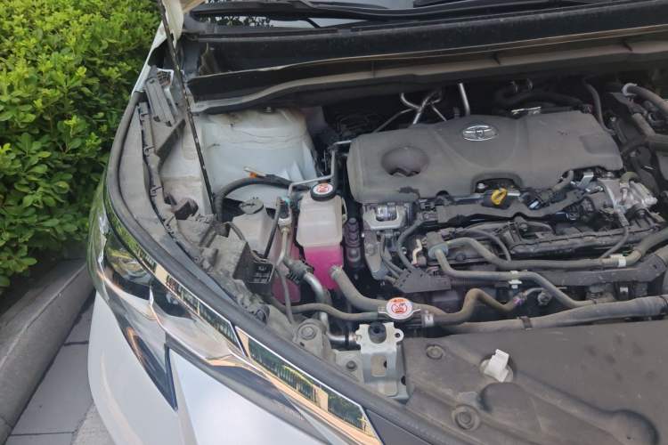 Used Toyota SIENNA 2024 2.5L Hybrid Comfort Edition Engine Bay Right