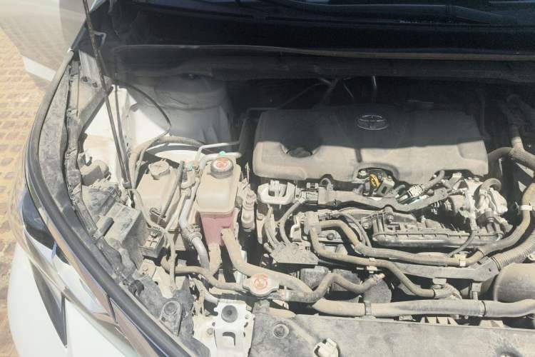 Used Toyota SIENNA 2024 2.5L Hybrid Comfort Edition Engine Bay Right