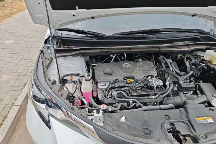 Used Toyota SIENNA 2024 2.5L Hybrid Comfort Edition Engine Bay Right