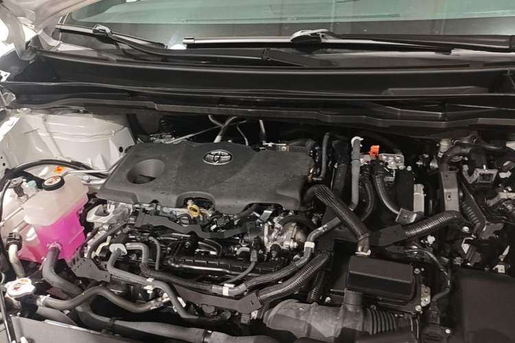 Used Toyota SIENNA 2024 2.5L Hybrid Luxury Edition Engine Bay