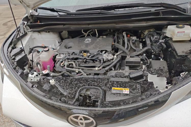 Used Toyota SIENNA 2024 2.5L Hybrid Platinum Edition Engine Bay