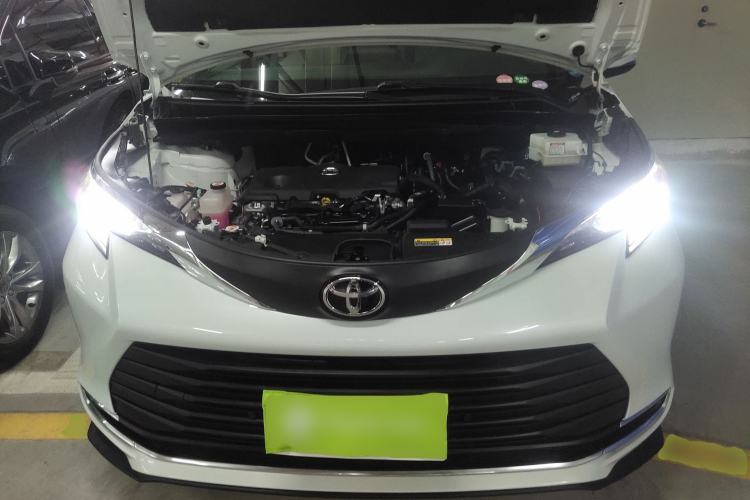 Used Toyota SIENNA 2024 2.5L Hybrid Comfort Edition Engine Bay