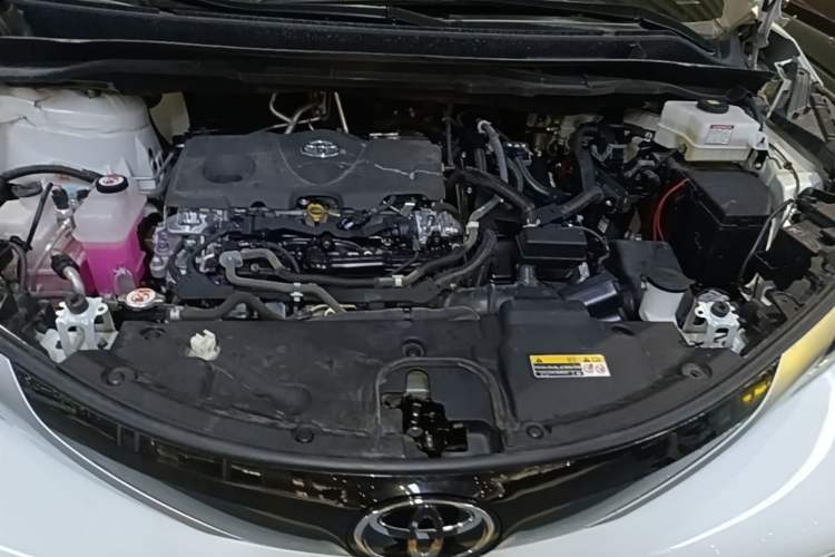 Used Toyota SIENNA 2024 2.5L Hybrid Luxury Edition Engine Bay