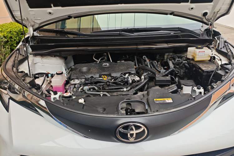 Used Toyota SIENNA 2024 2.5L Hybrid Comfort Edition Engine Bay