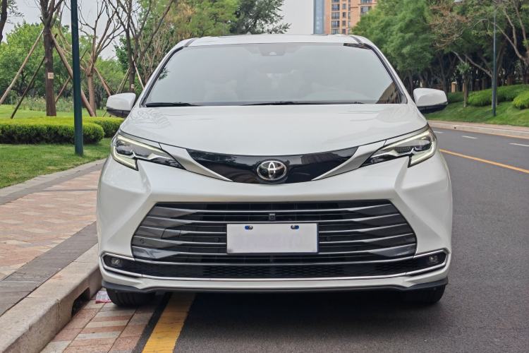 Used Toyota SIENNA 2024 2.5L Hybrid Four-Wheel Drive Prestige Edition Exterior 1