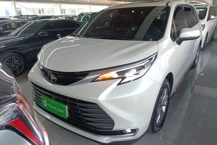 Used Toyota SIENNA 2024 2.5L Hybrid Four-Wheel Drive Prestige Edition Exterior 1