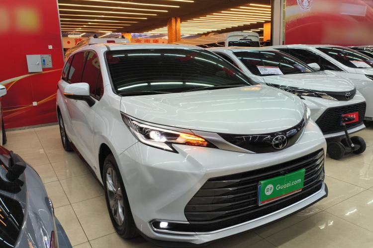 Used Toyota SIENNA 2024 2.5L Hybrid Four-Wheel Drive Prestige Edition Exterior 1