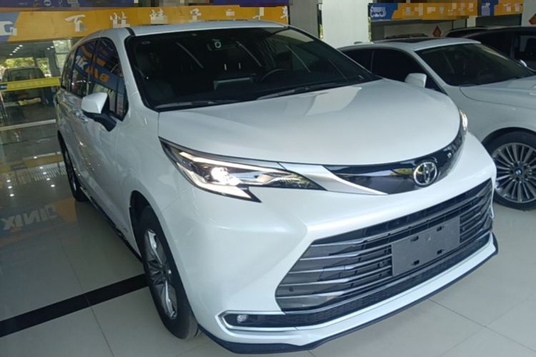 Used Toyota SIENNA 2024 2.5L Hybrid Luxury Edition Exterior 1