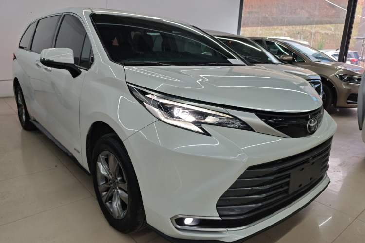 Used Toyota SIENNA 2024 2.5L Hybrid Four-Wheel Drive Prestige Edition Exterior 1