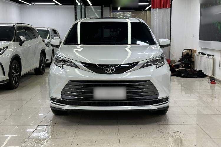 Used Toyota SIENNA 2024 2.5L Hybrid Four-Wheel Drive Luxury Edition Exterior 1