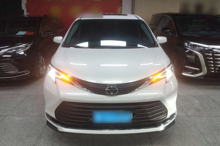 Used Toyota SIENNA 2024 2.5L Hybrid Comfort Edition Exterior 1
