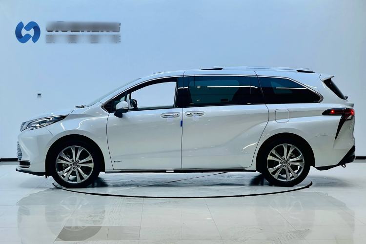 Used Toyota SIENNA 2024 2.5L Hybrid Ultimate Edition Exterior 1