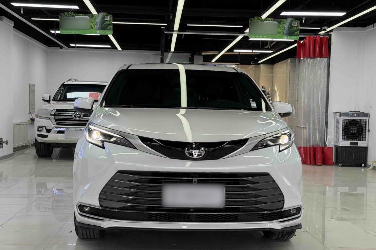 Used Toyota SIENNA 2024 2.5L Hybrid Four-Wheel Drive Prestige Edition Exterior 1
