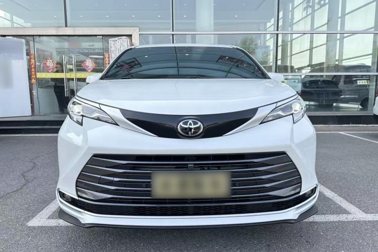 Used Toyota SIENNA 2024 2.5L Hybrid Four-Wheel Drive Prestige Edition Exterior 1