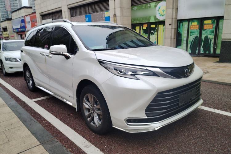 Used Toyota SIENNA 2024 2.5L Hybrid Four-Wheel Drive Luxury Edition Exterior 1