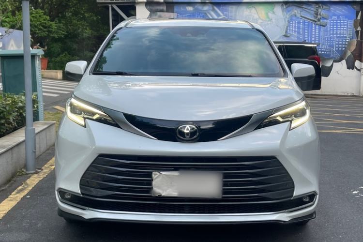 Used Toyota SIENNA 2024 2.5L Hybrid Four-Wheel Drive Luxury Edition Exterior 2
