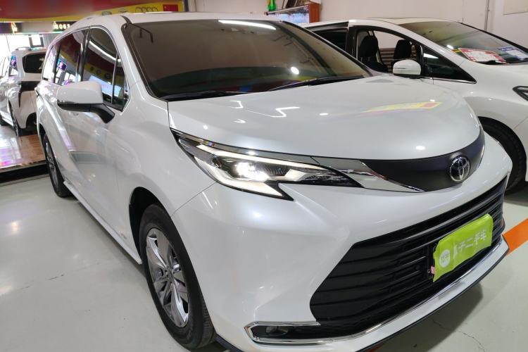 Used Toyota SIENNA 2024 2.5L Hybrid Comfort Edition Exterior 2