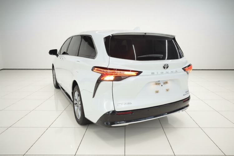 Used Toyota SIENNA 2024 2.5L Hybrid Four-Wheel Drive Prestige Edition Exterior 2
