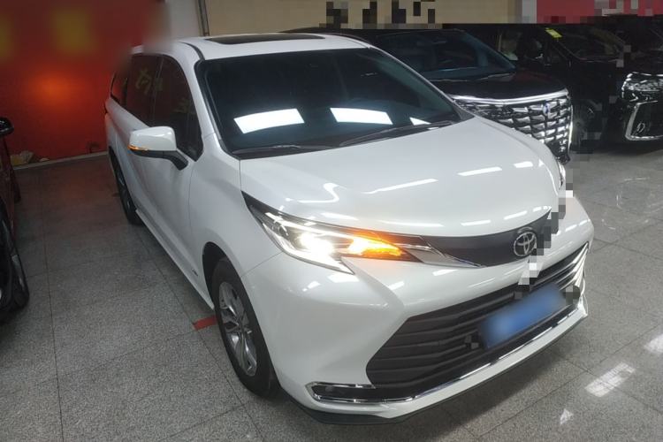 Used Toyota SIENNA 2024 2.5L Hybrid Comfort Edition Exterior 2