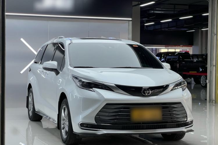 Used Toyota SIENNA 2024 2.5L Hybrid Four-Wheel Drive Prestige Edition Exterior 2