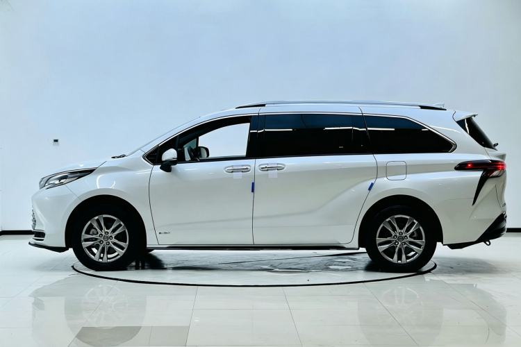 Used Toyota SIENNA 2024 2.5L Hybrid Four-Wheel Drive Prestige Edition Exterior 2