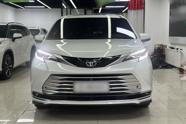 Used Toyota SIENNA 2024 2.5L Hybrid Platinum Edition Exterior 2
