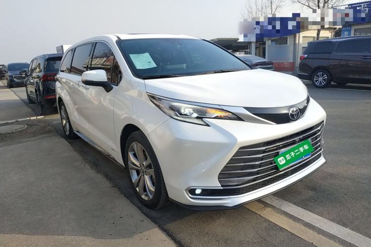 Used Toyota SIENNA 2024 2.5L Hybrid Luxury Edition Exterior 2