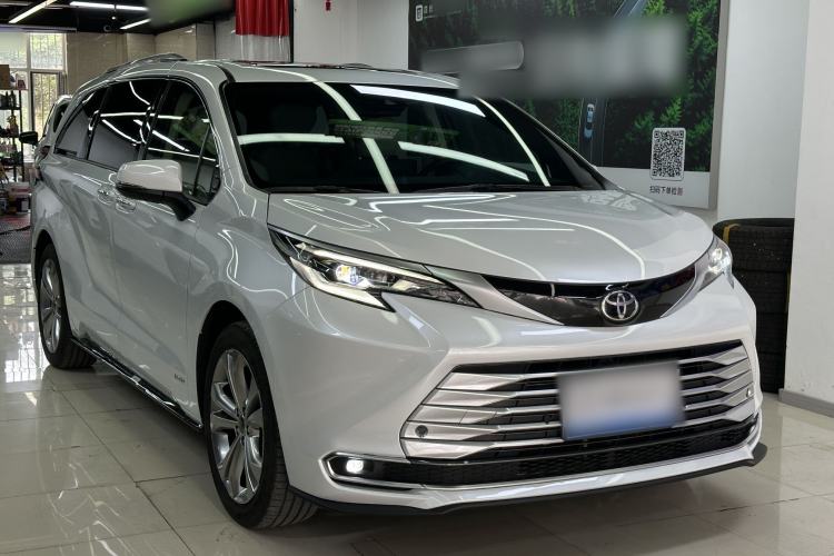 Used Toyota SIENNA 2024 2.5L Hybrid Platinum Edition Exterior 2
