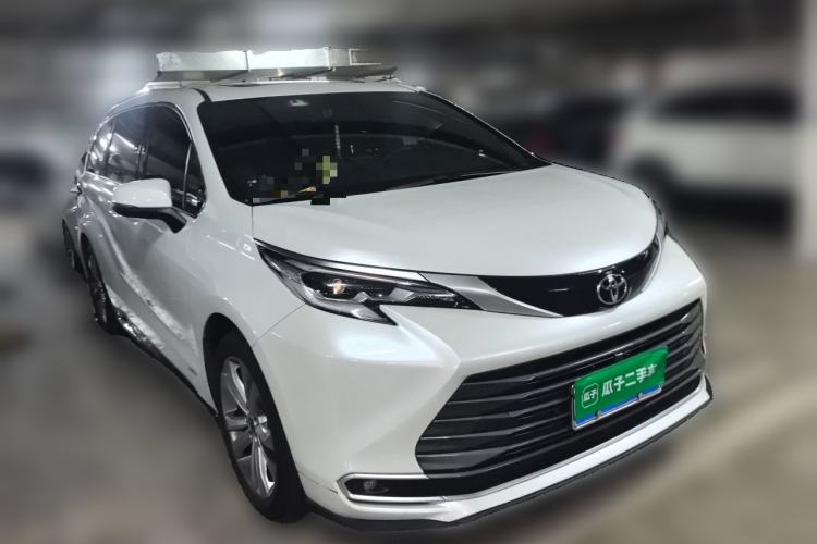 Used Toyota SIENNA 2024 2.5L Hybrid Luxury Edition Exterior 2
