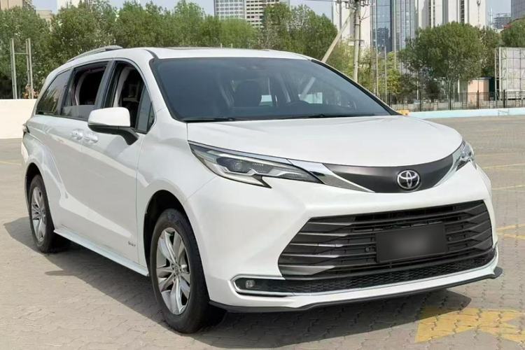 Used Toyota SIENNA 2024 2.5L Hybrid Comfort Edition Exterior 2