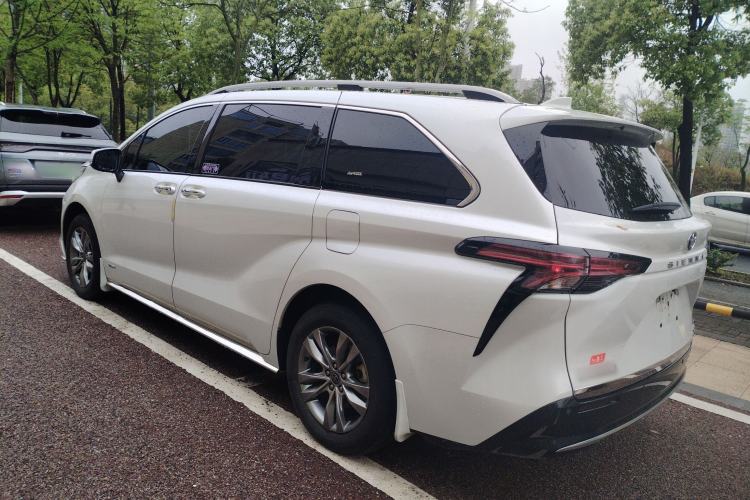 Used Toyota SIENNA 2024 2.5L Hybrid Four-Wheel Drive Luxury Edition Exterior 2