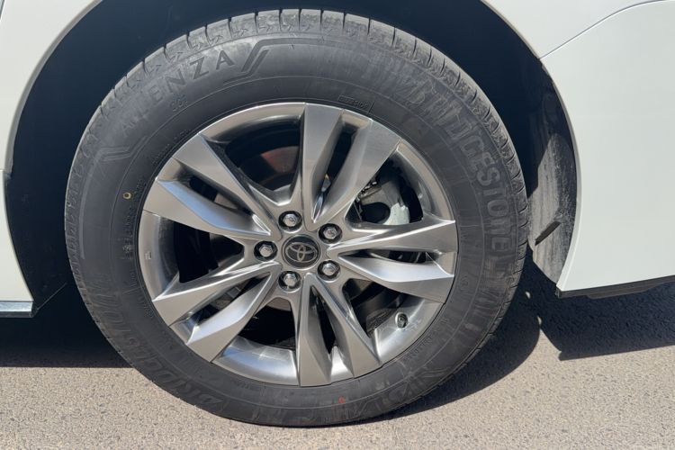 Used Toyota SIENNA 2024 2.5L Hybrid Four-Wheel Drive Prestige Edition Exterior 3