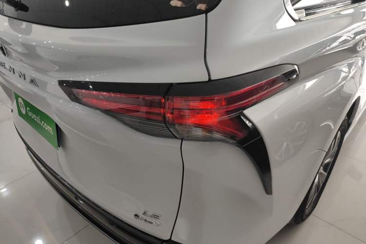 Used Toyota SIENNA 2024 2.5L Hybrid Comfort Edition Exterior 3