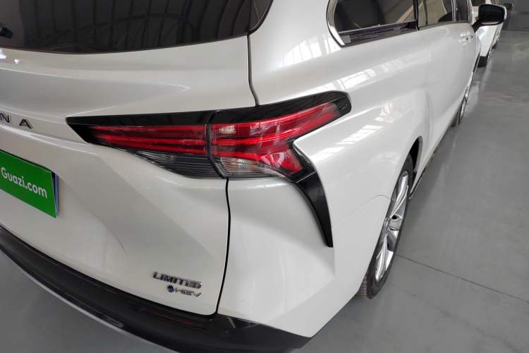 Used Toyota SIENNA 2024 2.5L Hybrid Prestige Deluxe Edition Exterior 3