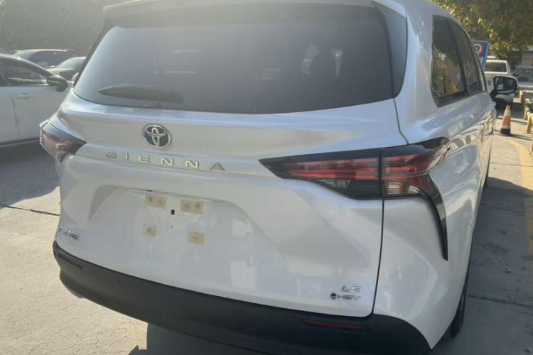 Used Toyota SIENNA 2024 2.5L Hybrid Comfort Edition Exterior 3
