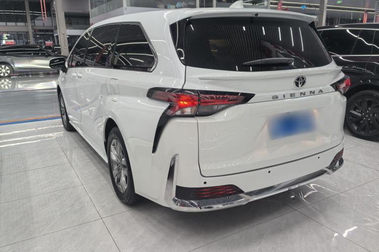 Used Toyota SIENNA 2024 2.5L Hybrid Comfort Edition Exterior 3