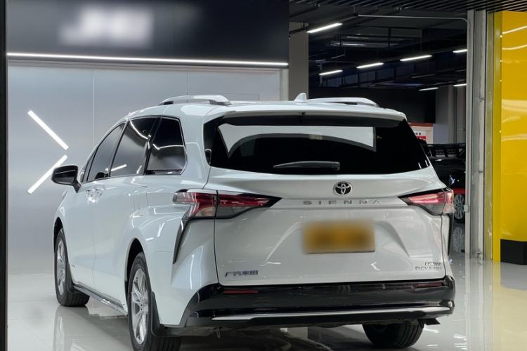 Used Toyota SIENNA 2024 2.5L Hybrid Four-Wheel Drive Prestige Edition Exterior 3