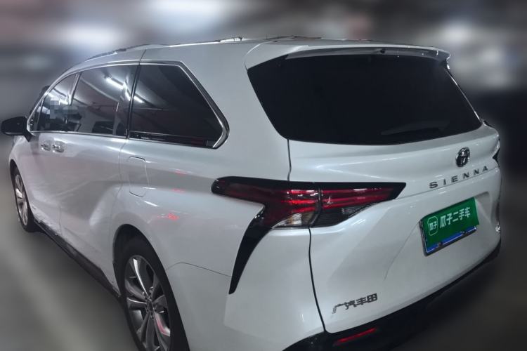 Used Toyota SIENNA 2024 2.5L Hybrid Luxury Edition Exterior 3