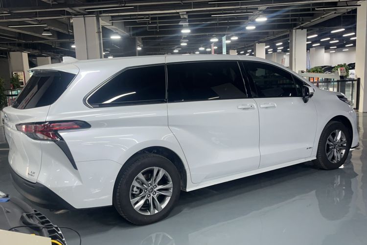 Used Toyota SIENNA 2024 2.5L Hybrid Comfort Edition Exterior 3