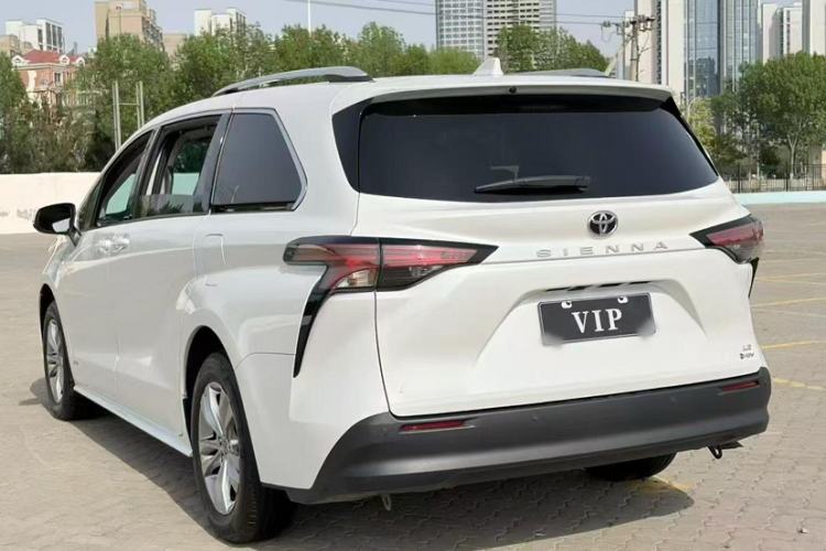 Used Toyota SIENNA 2024 2.5L Hybrid Comfort Edition Exterior 3