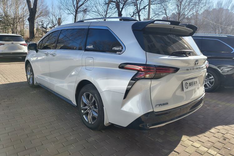 Used Toyota SIENNA 2024 2.5L Hybrid Four-Wheel Drive Prestige Edition Exterior 3